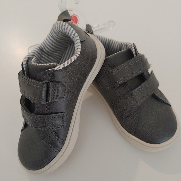 Toddler Boy Sneakers NWT - Picture 2 of 4